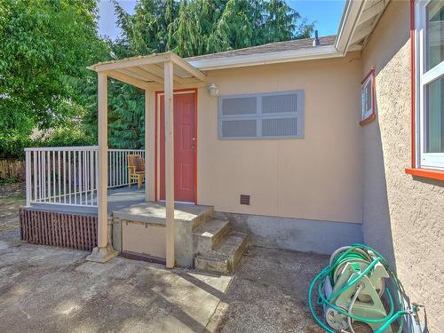 454 Howard Ave, Duncan, BC - Outdoor With Deck Patio Veranda With Exterior