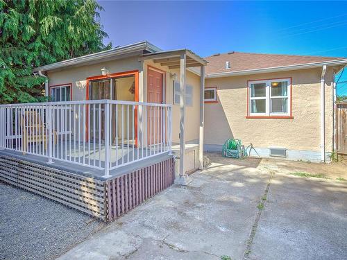 454 Howard Ave, Duncan, BC - Outdoor With Deck Patio Veranda With Exterior