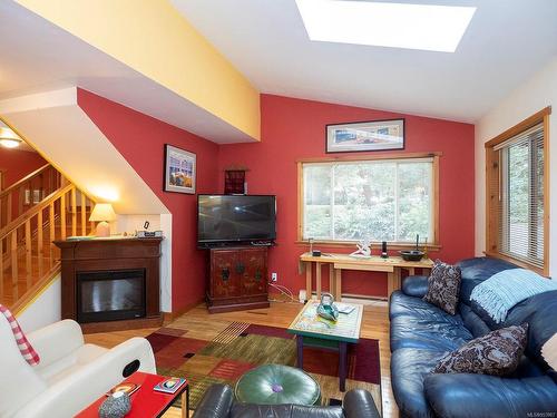 14 Treasure Trail, Protection Island, BC - Indoor Photo Showing Living Room With Fireplace