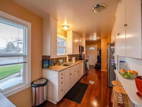 324 Windsor Avenue, Penticton, BC - Indoor