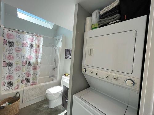 1156 Pacific Rim Hwy, Tofino, BC - Indoor Photo Showing Laundry Room