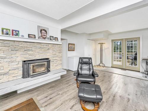 2586 Rainville Rd, Langford, BC - Indoor Photo Showing Living Room With Fireplace