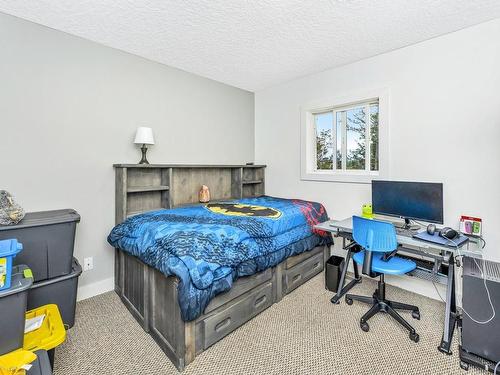 2586 Rainville Rd, Langford, BC - Indoor Photo Showing Bedroom