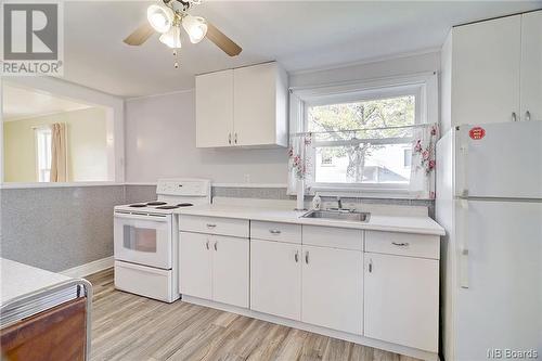 237/239 Logue Road, Minto, NB - Indoor Photo Showing Kitchen