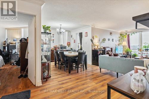 #905 -26 Hanover Rd, Brampton, ON - Indoor Photo Showing Dining Room