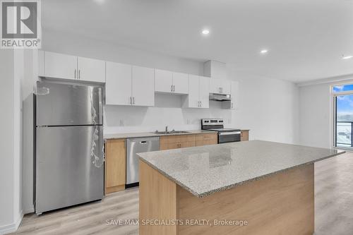 407 - 1098 Paisley Road E, Guelph, ON - Indoor Photo Showing Kitchen