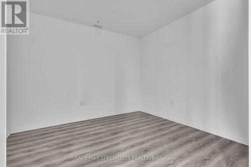 407 - 1098 Paisley Road E, Guelph, ON - Indoor Photo Showing Other Room