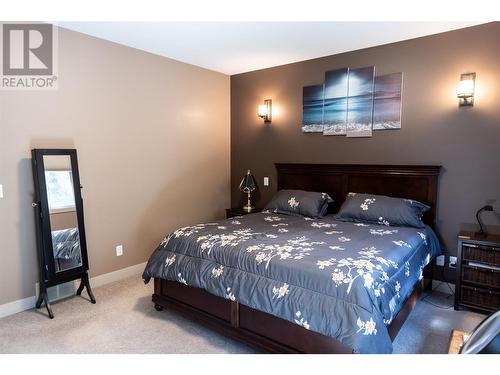 2592 Alpen Paradies Road Unit# 56, Blind Bay, BC - Indoor Photo Showing Bedroom