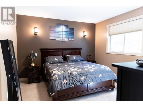 2592 Alpen Paradies Road Unit# 56 Lot# Sl 68, Blind Bay, BC - Indoor Photo Showing Bedroom