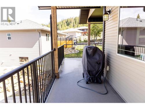 2592 Alpen Paradies Road Unit# 56 Lot# Sl 68, Blind Bay, BC - Outdoor With Exterior