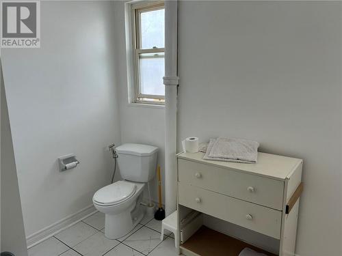 250 Bond Street, Sudbury, ON - Indoor Photo Showing Bathroom