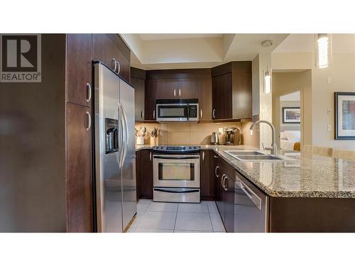 7343 Okanagan Landing Road Unit# 2206, Vernon, BC - Indoor Photo Showing Kitchen With Double Sink With Upgraded Kitchen