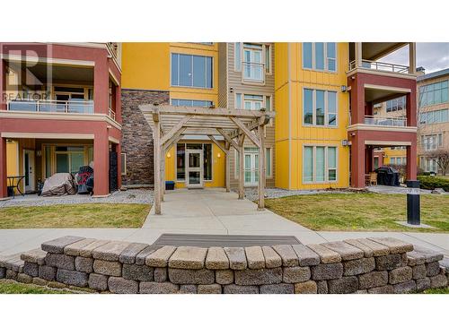 7343 Okanagan Landing Road Unit# 2206, Vernon, BC - Outdoor With Facade