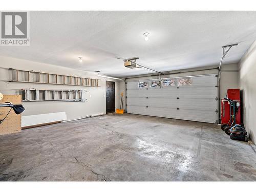 321 Rio Drive S, Kelowna, BC - Indoor Photo Showing Garage