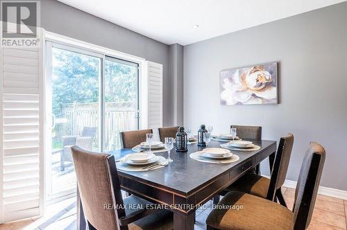 925 Knotty Pine Grve, Mississauga, ON - Indoor Photo Showing Dining Room