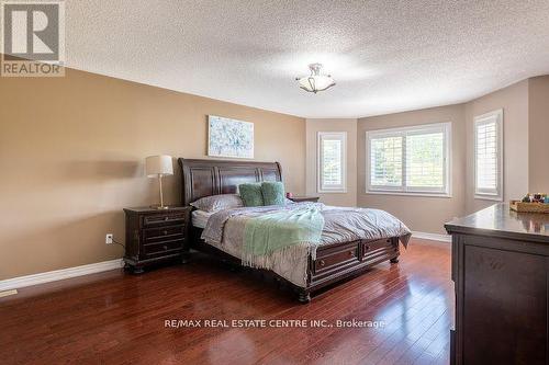 925 Knotty Pine Grove, Mississauga, ON - Indoor Photo Showing Bedroom