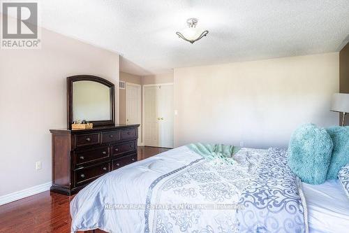 925 Knotty Pine Grve, Mississauga, ON - Indoor Photo Showing Bedroom