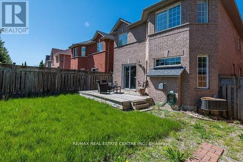 925 Knotty Pine Grve, Mississauga, ON - Outdoor