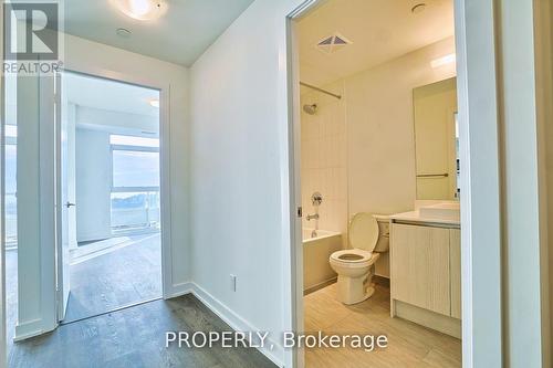 #1306 -251 Manitoba St, Toronto, ON - Indoor Photo Showing Bathroom