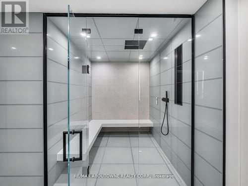 210 Chartwell Road, Oakville, ON - Indoor Photo Showing Bathroom