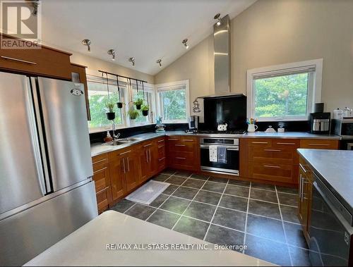 82 Black School Rd, Kawartha Lakes, ON - Indoor Photo Showing Kitchen With Double Sink
