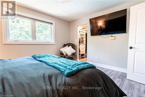 35 Countryside Drive, Welland, ON - Indoor Photo Showing Bedroom