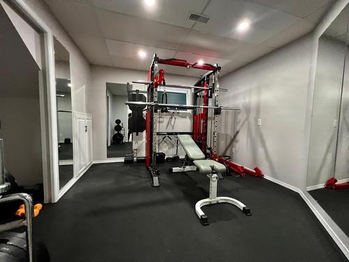 8820 Slocan South Road, Slocan, BC - Indoor Photo Showing Gym Room