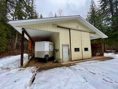 8820 Slocan South Road, Slocan, BC - Outdoor With Exterior