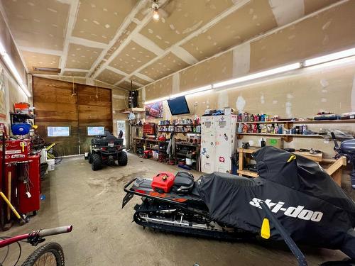 8820 Slocan South Road, Slocan, BC - Indoor Photo Showing Garage