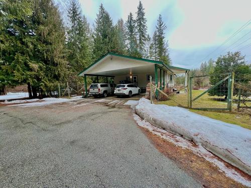 8820 Slocan South Road, Slocan, BC - Outdoor With Deck Patio Veranda