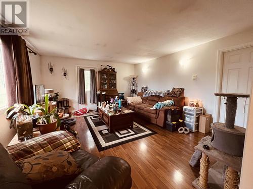 3938 Wren Avenue, Terrace, BC - Indoor Photo Showing Living Room