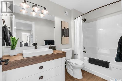 651 Kenaschuk Crescent, Saskatoon, SK - Indoor Photo Showing Bathroom