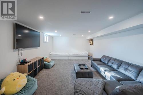 9504 Hummingbird Lane, Osoyoos, BC - Indoor Photo Showing Living Room