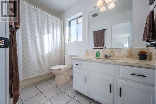 9504 Hummingbird Lane, Osoyoos, BC - Indoor Photo Showing Bathroom