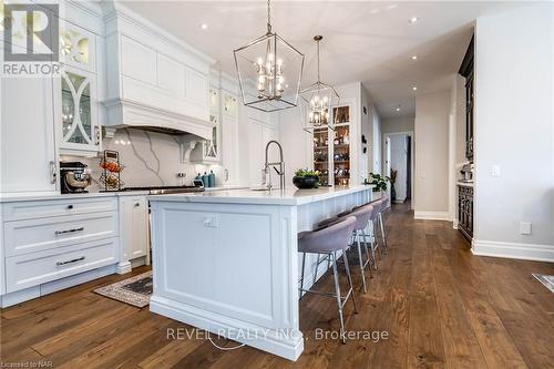19 Newport Beach Boulevard, Fort Erie, ON - Indoor Photo Showing Kitchen With Upgraded Kitchen