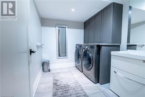 19 Newport Beach Blvd, Fort Erie, ON - Indoor Photo Showing Laundry Room