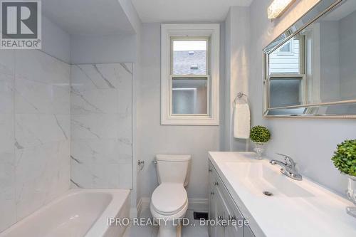 1663 Main St E, Hamilton, ON - Indoor Photo Showing Bathroom
