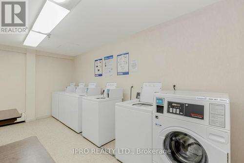 #805 -65 Westmount Rd N, Waterloo, ON - Indoor Photo Showing Laundry Room