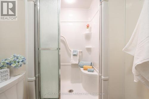 23 Griffith Street, Welland, ON - Indoor Photo Showing Bathroom