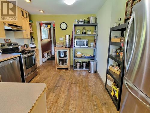 1513 S Cariboo 97 Highway, Williams Lake, BC - Indoor Photo Showing Kitchen