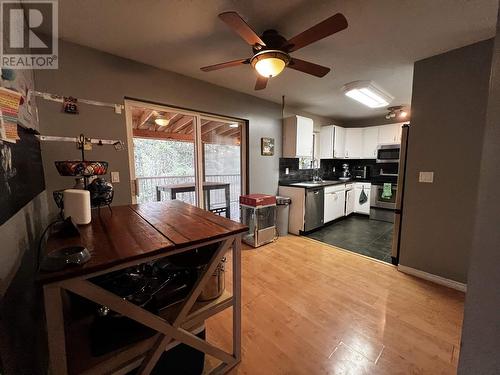 5378 Kallum Drive, 108 Mile Ranch, BC - Indoor Photo Showing Kitchen