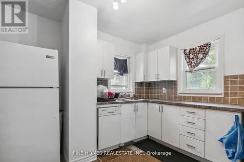 34 Walsh Ave, Toronto, ON - Indoor Photo Showing Kitchen