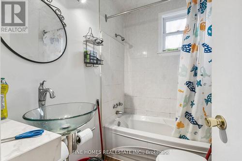 34 Walsh Ave, Toronto, ON - Indoor Photo Showing Bathroom