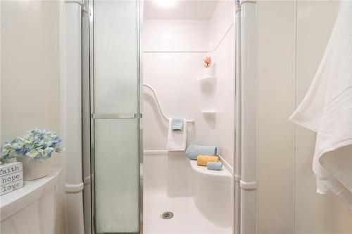 23 Griffith Street, Welland, ON - Indoor Photo Showing Bathroom