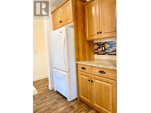 1800 3 Highway, Christina Lake, BC - Indoor Photo Showing Kitchen