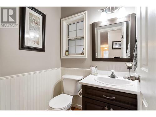 4801 13 Street Ne, Salmon Arm, BC - Indoor Photo Showing Bathroom