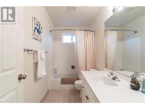 4801 13 Street Ne, Salmon Arm, BC - Indoor Photo Showing Bathroom