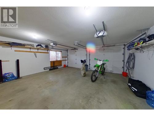 4801 13 Street Ne, Salmon Arm, BC - Indoor Photo Showing Garage