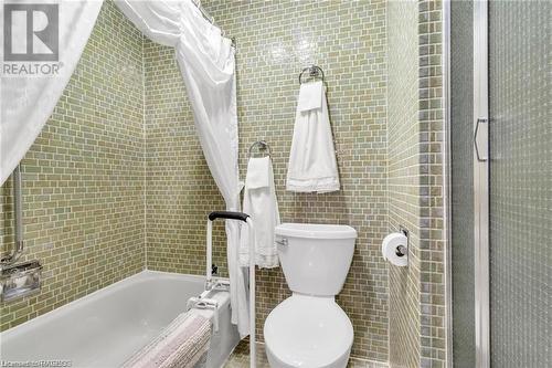 241 4Th Avenue, Hanover, ON - Indoor Photo Showing Bathroom