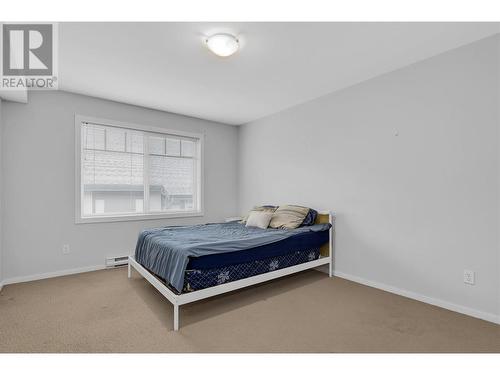 633 Lequime Road Unit# 208, Kelowna, BC - Indoor Photo Showing Bedroom